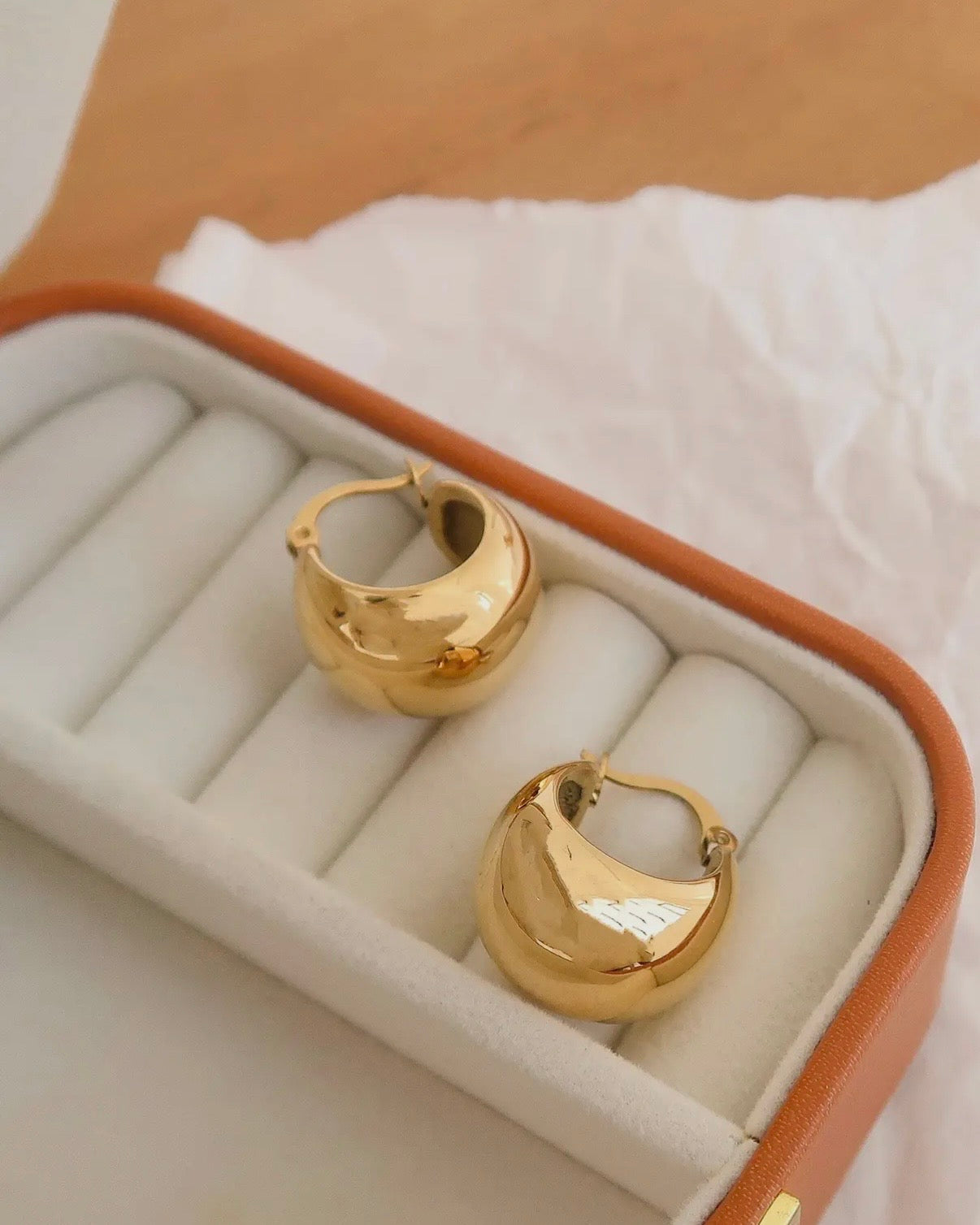 Amelie 18K Gold Non-Tarnish Classic Round Huggie Earring