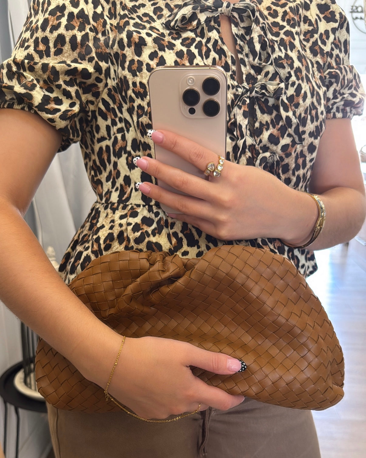 Pouch Nappa Weave -Lg leather Clutch