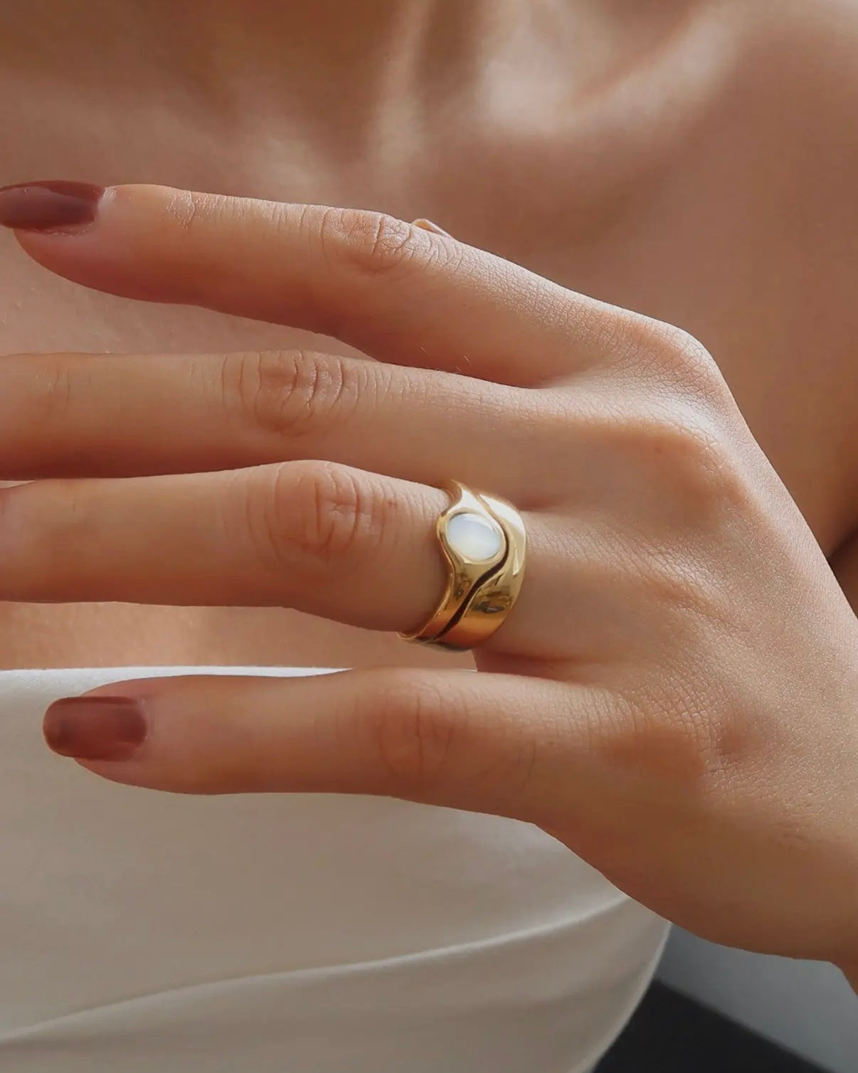 Alouette Stone Wave Ring White